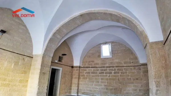 Immagine per Locale Commerciale in affitto a Vernole Piazza vittorio veneto 12