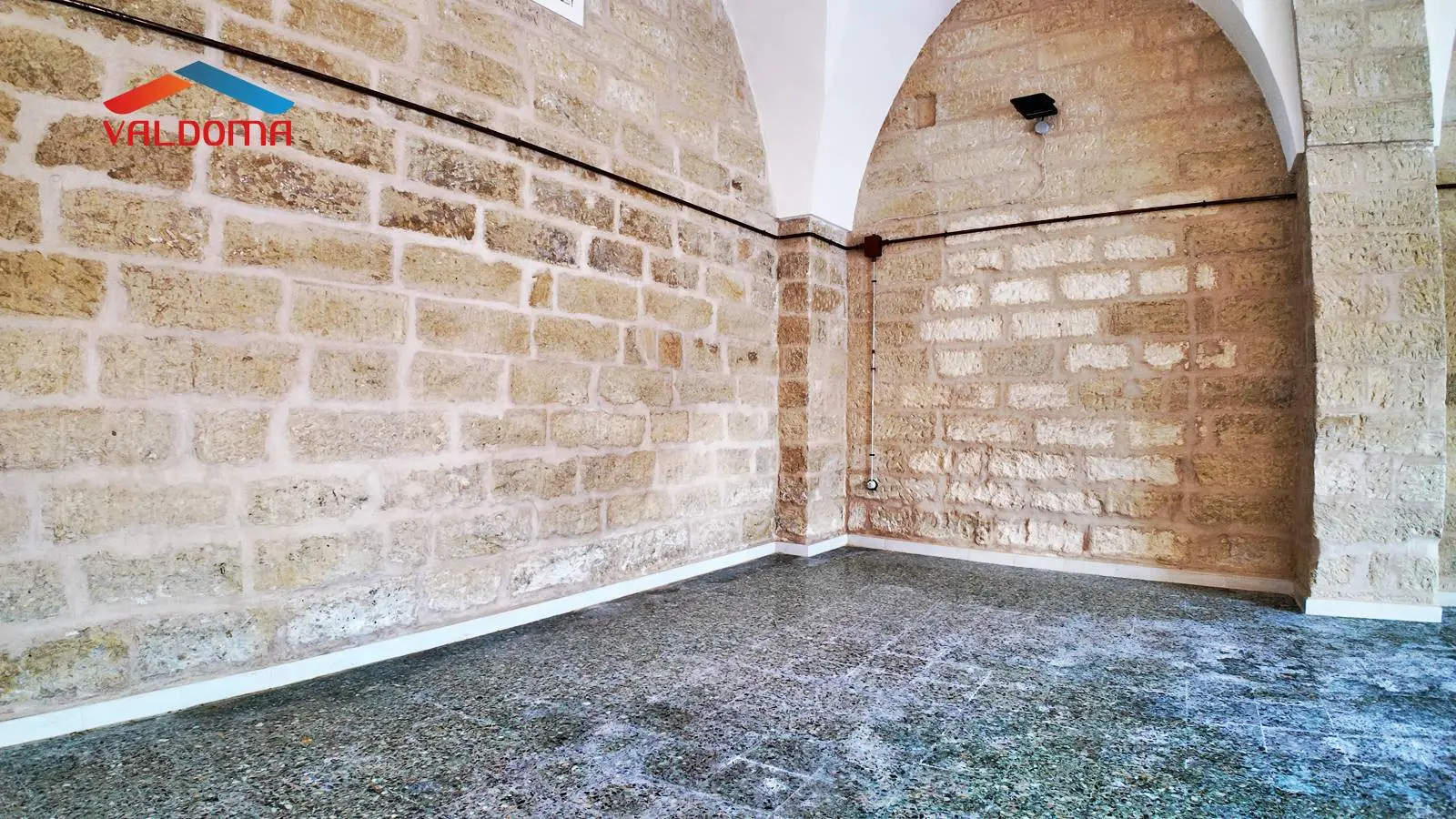 Immagine per Locale Commerciale in affitto a Vernole Piazza vittorio veneto 12