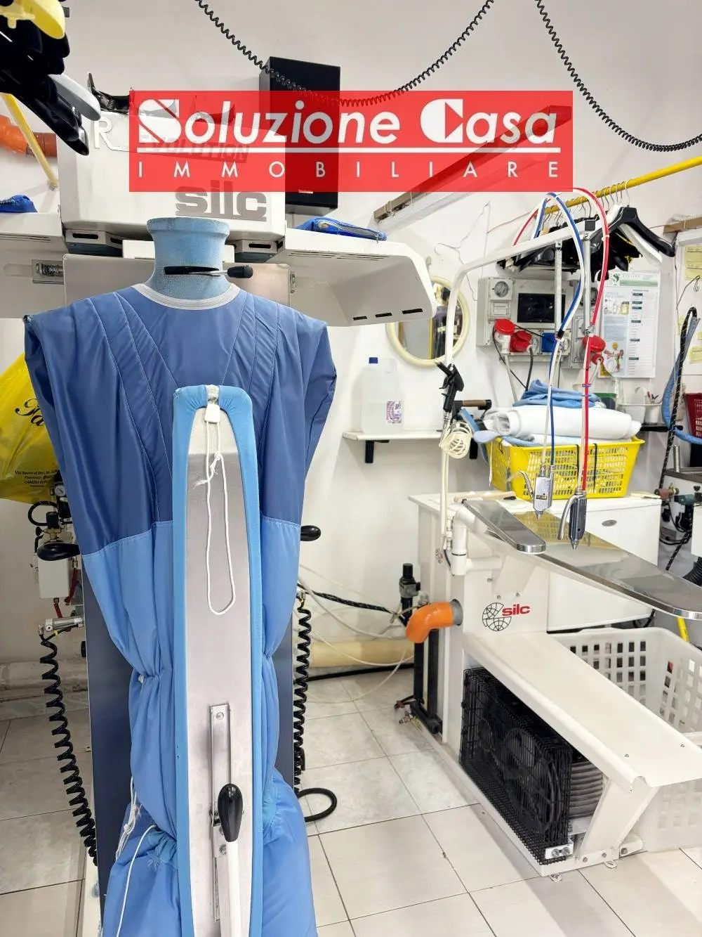 Immagine per Attività Commerciale in vendita a Canosa di Puglia via Salvatore di Giacomo