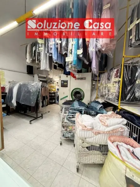 Immagine per Attività Commerciale in vendita a Canosa di Puglia via Salvatore di Giacomo 