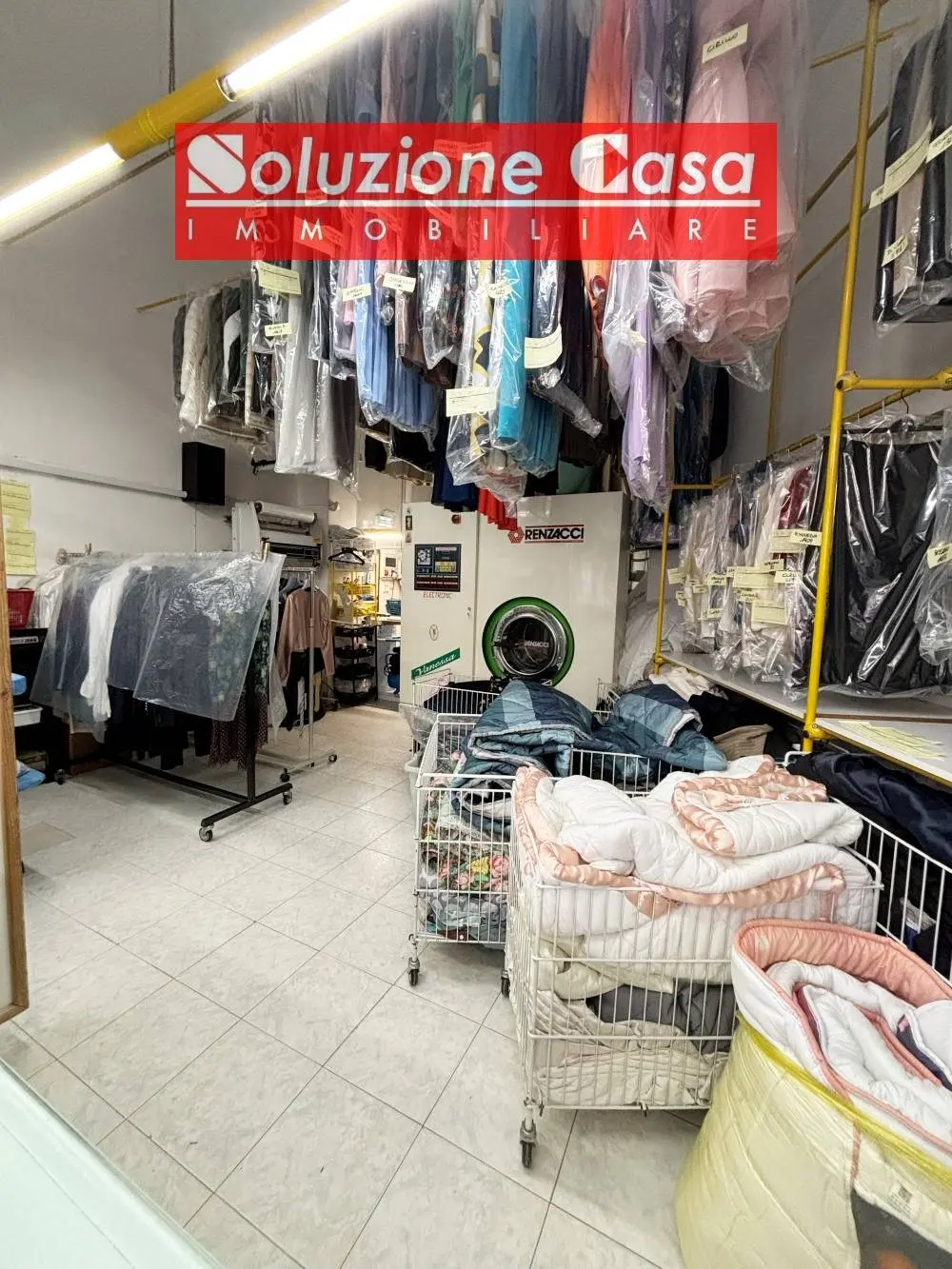 Immagine per Attività Commerciale in vendita a Canosa di Puglia via Salvatore di Giacomo