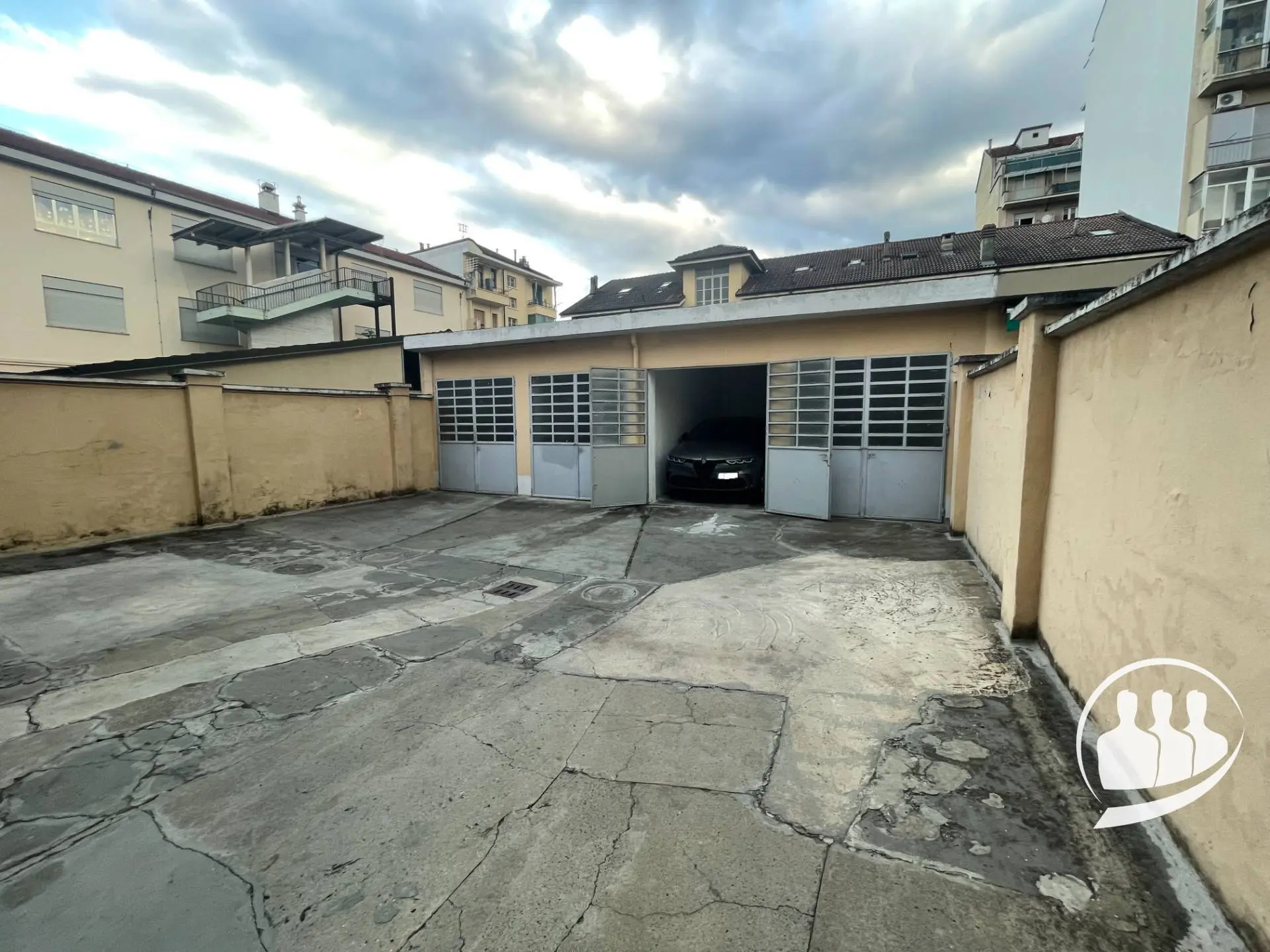 Immagine per Box / Posto auto in affitto a Torino Via Gorresio 17
