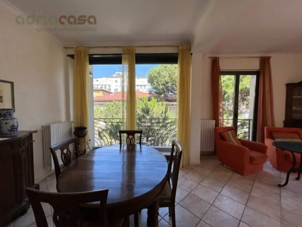 Appartamento viale Ceccarini, Riccione