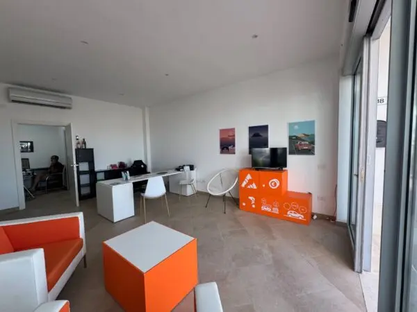 Locale Commerciale via Guido Piovene 18, Olbia