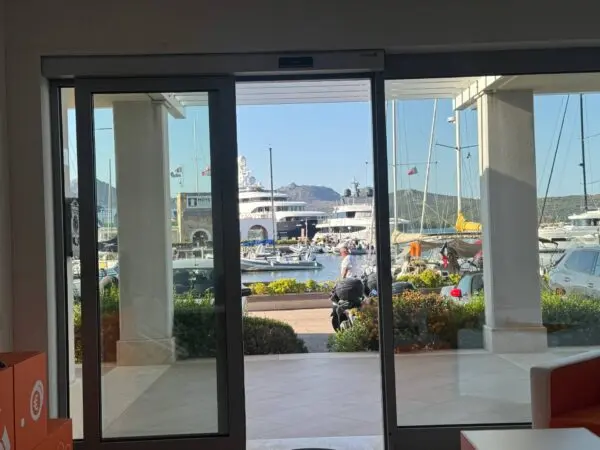 Locale Commerciale via Guido Piovene 18, Olbia