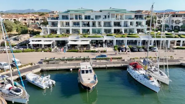 Locale Commerciale via Guido Piovene 18, Olbia