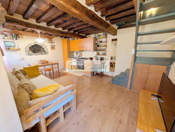 Casa Semindipendente via Comuneta, Seravezza