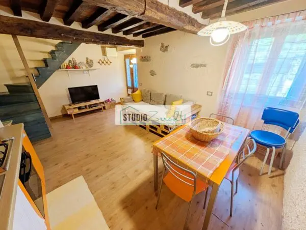 Casa Semindipendente via Comuneta, Seravezza
