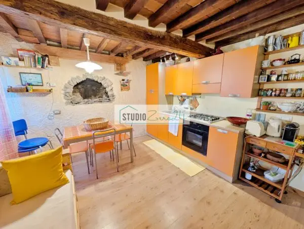 Casa Semindipendente via Comuneta, Seravezza