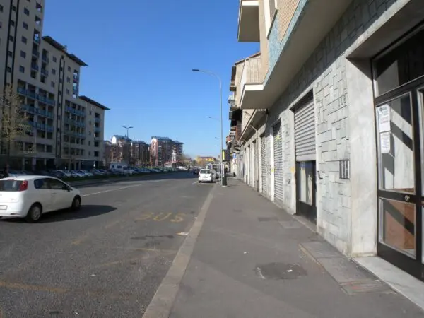 Negozio via Cigna 118, Torino