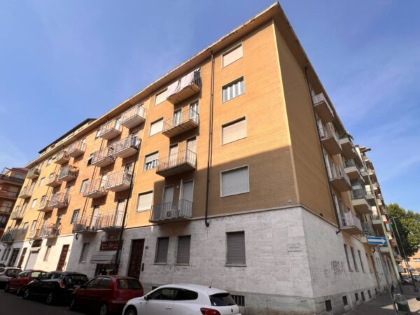 Appartamento via Borgosesia 103, Torino