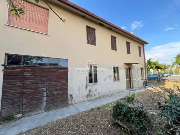 Casa Indipendente via Lobbia Vicentina, Lonigo