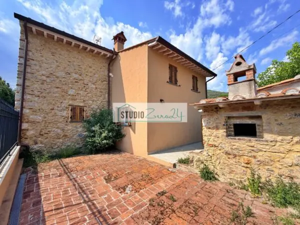 Villa via Arno, Pietrasanta