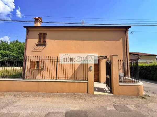 Villa via Arno, Pietrasanta