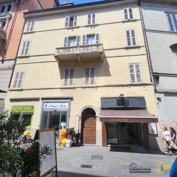 Area Verde strada Cavour 24, Centro Storico, Parma