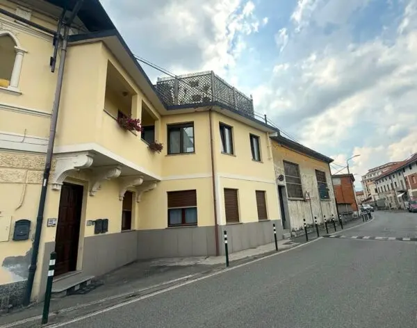 Appartamento via Taneschie 18, Ciriè