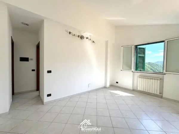 Bilocale via Barilari 7bis, Magliolo