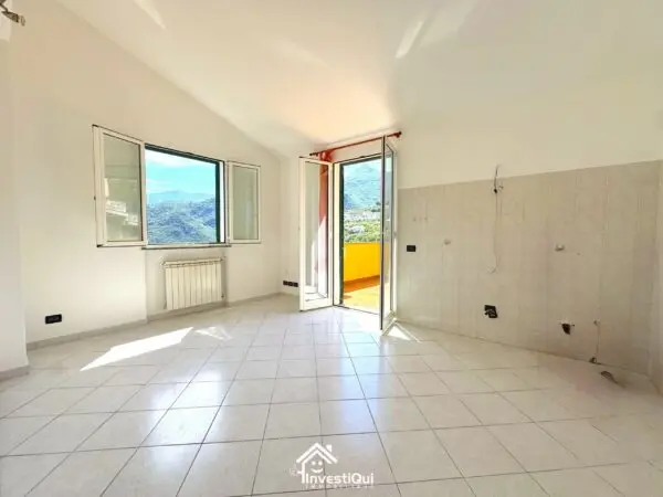 Bilocale via Barilari 7bis, Magliolo