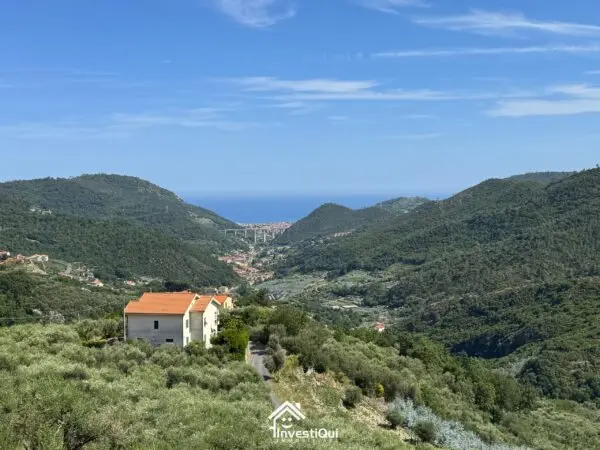 Bilocale via Barilari 7bis, Magliolo