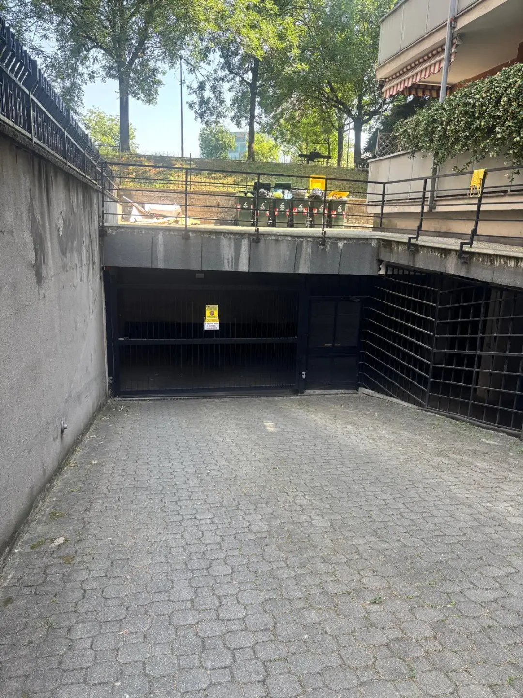 Immagine per Locale commerciale in affitto a Torino via Garessio 47