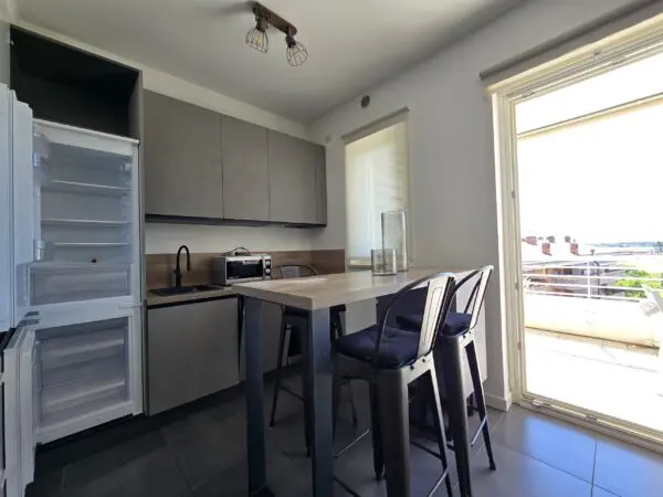 Bilocale via Guglielmo Petroni 38, Roma