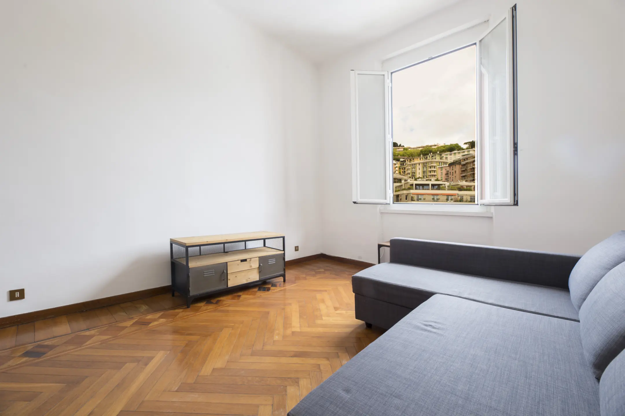 Immagine per Monolocale in vendita a Genova corso Magenta