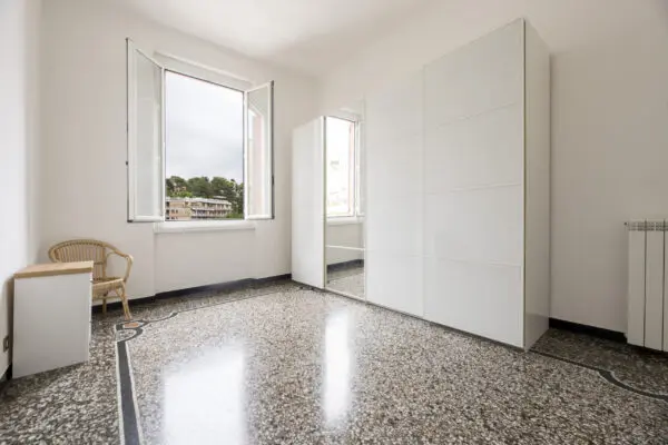 Monolocale corso Magenta, Castelletto, Genova