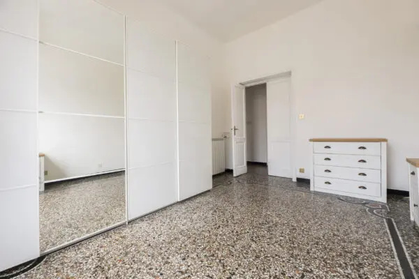 Monolocale corso Magenta, Castelletto, Genova