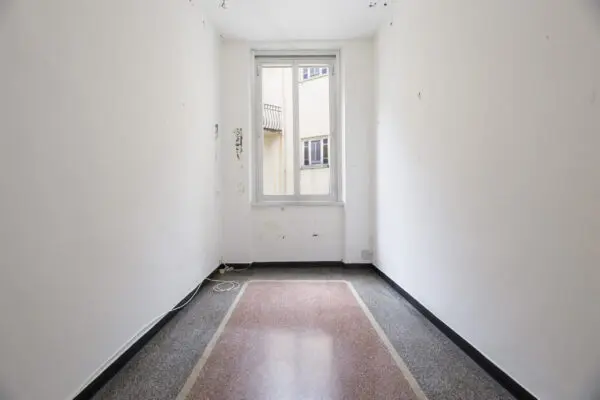 Monolocale corso Magenta, Castelletto, Genova