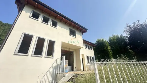 Immagine per Villa bifamiliare in vendita a Sarnico via Caverniga 16