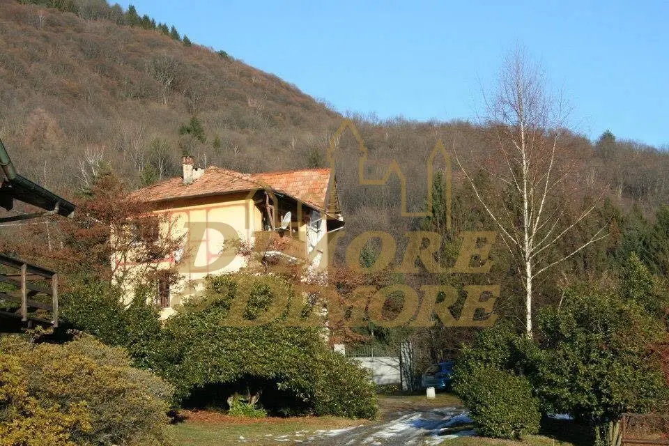 Immagine per Villa in vendita a Cambiasca strada Provinciale Per Miazzina 11