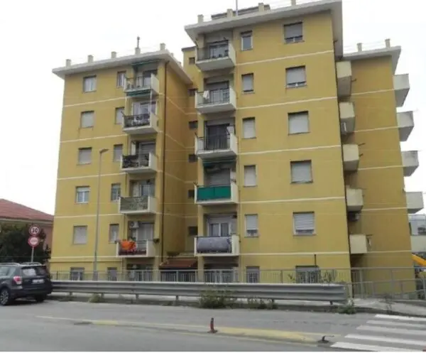 Magazzino 2B, Genova