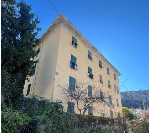 Appartamento via Carnia 57/8, Genova