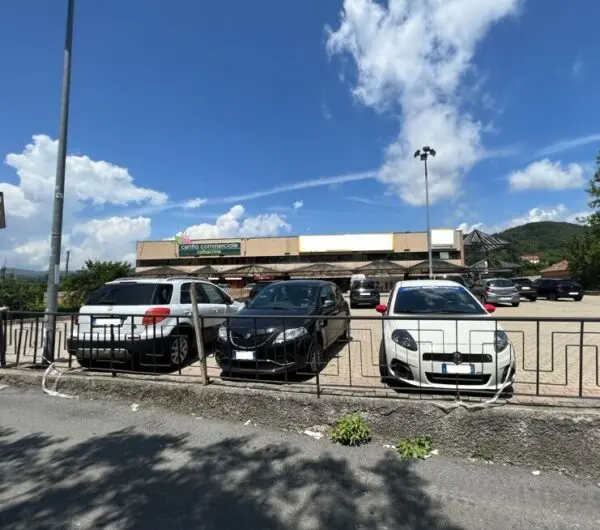 Centro Commerciale via Isorelle Snc, Savignone