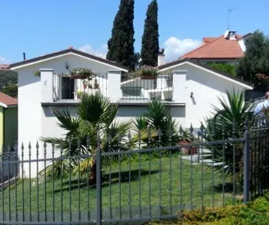 Villa via Privata Altamira 16/a, Imperia