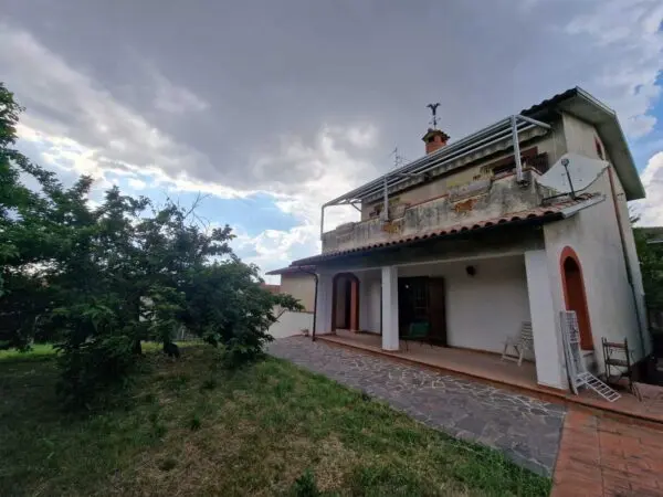 Villa via Giacomo Matteotti 6, Montecastrilli