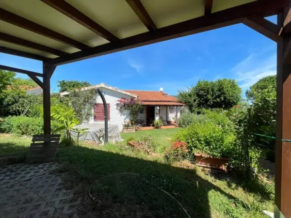 Villa via Del Taunus 33, Ancona