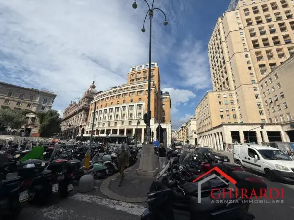 Immagine per Area verde in vendita a Genova piazza Dante 10