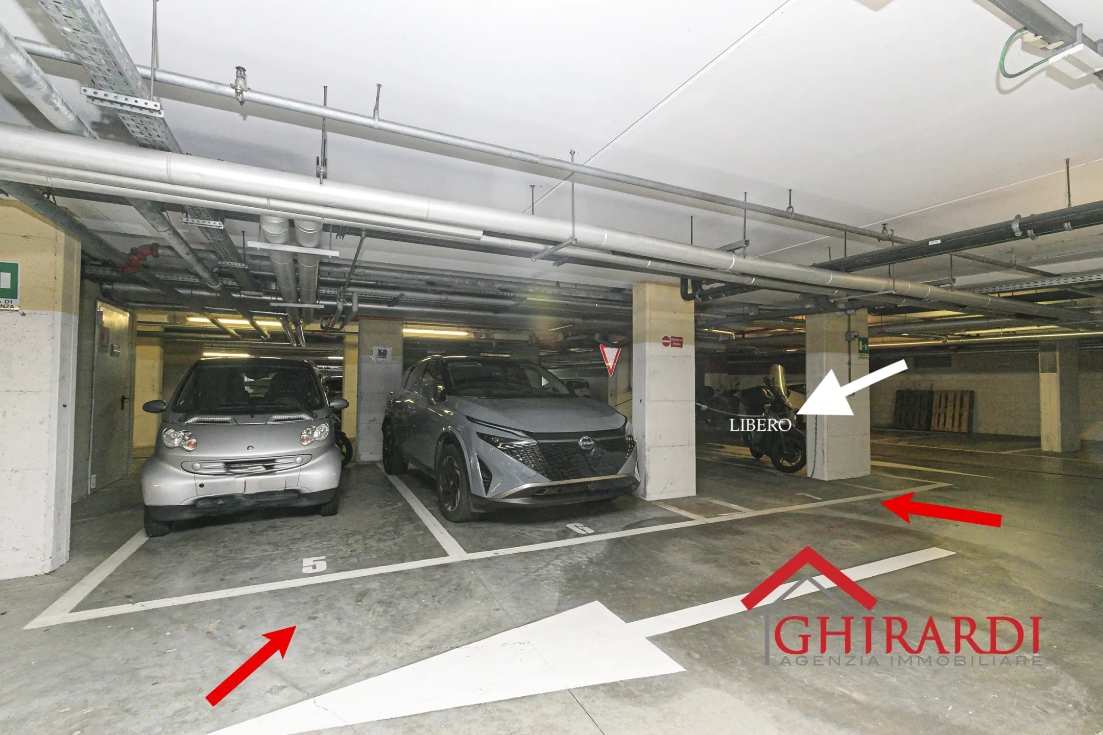 Immagine per Locale commerciale in affitto a Genova via Bombrini