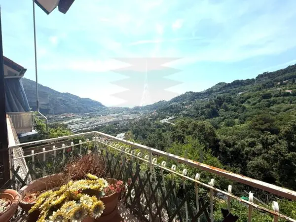Trilocale via Garian 18, Ventimiglia