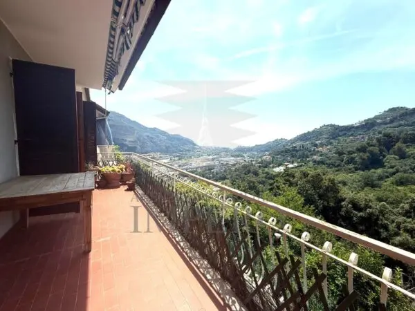 Trilocale via Garian 18, Ventimiglia