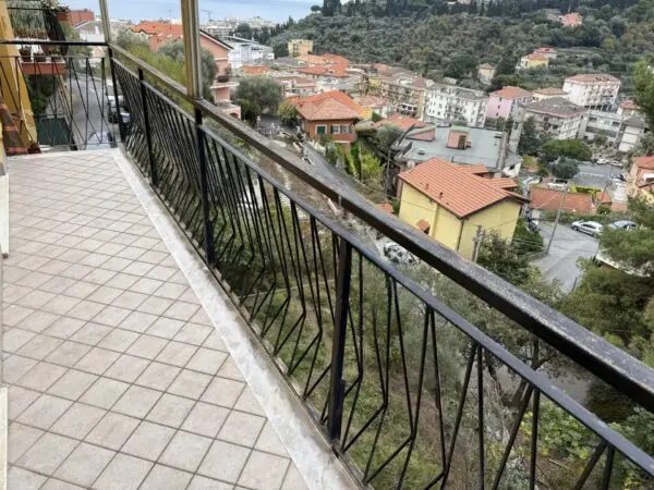 Appartamento via Neghelli, Alassio