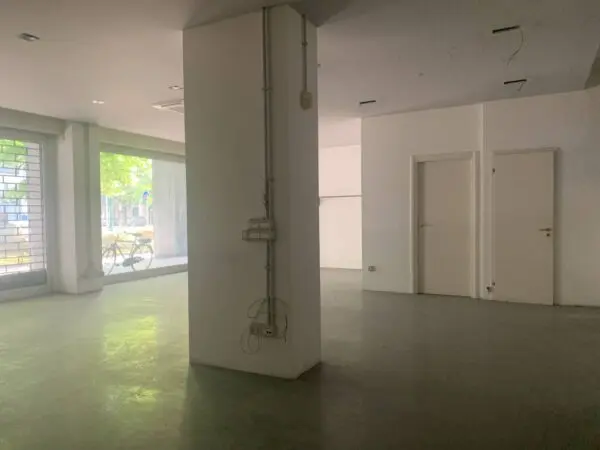 Negozio via Andrea Costa 20, Venezia