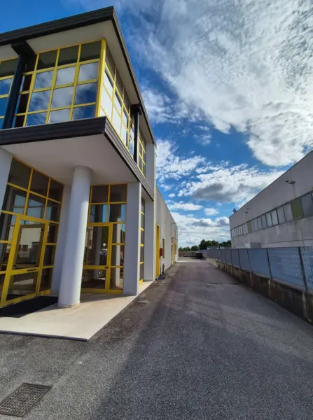 Immagine per Capannone Industriale in vendita a Polverara via Enrico Fermi