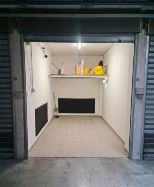 Box via Chambery, Torino