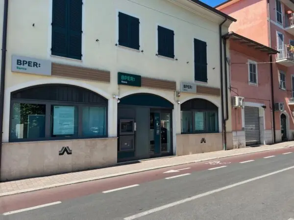 Negozio via Locale Commerciale In Affitto, Narni