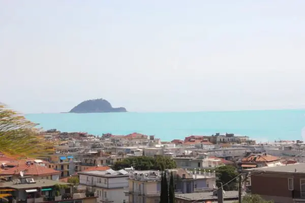 Appartamento via Luigi Borri, Alassio