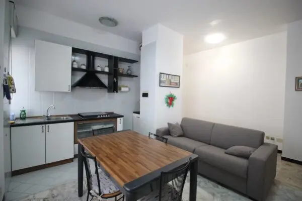 Appartamento via Loreto, Alassio