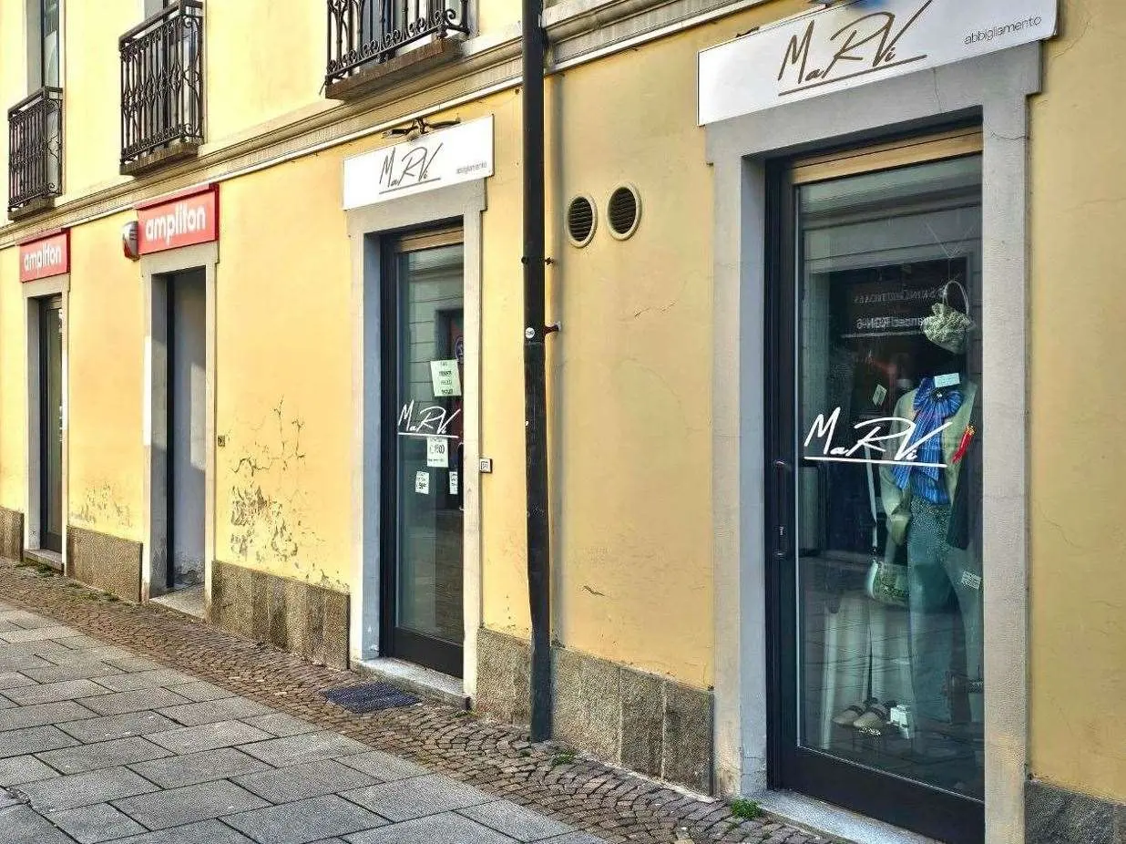 Immagine per Negozio in vendita a Grugliasco via Giovanni Lupo 60