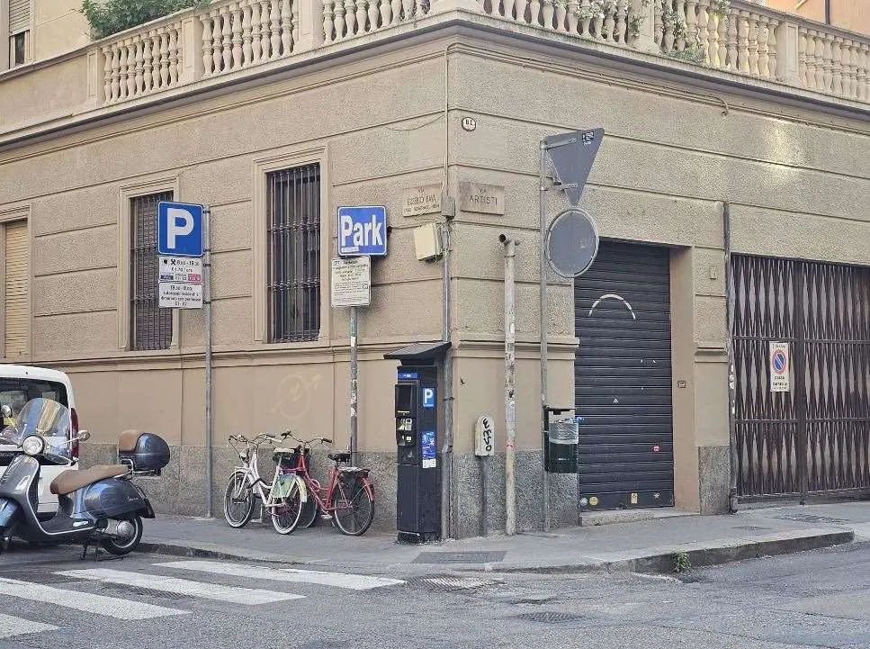 Immagine per Negozio in affitto a Torino via Artisti 32 bis